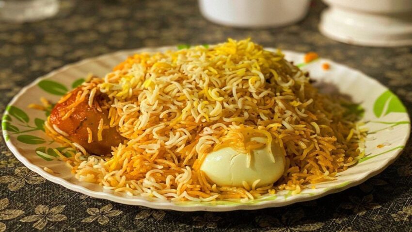 Bengali Biryani Kolkata: A Deep Dive into the City’s Culinary Gem