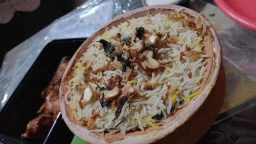 Matka Biryani Bangalore: A Culinary Deep Dive [2024]